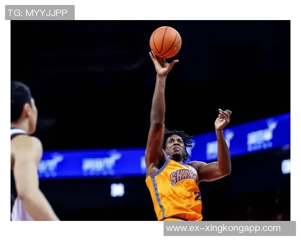 攻防兼备的怀特展现实力近7场场均226分51板5助23盖帽11抢断